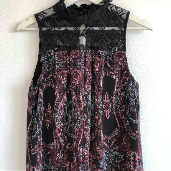 🛍️ 3/$20 BCBGeneration Pink / Maroon Paisley Lace Yoke High Neck Romper Sz Small - Picture 2 of 13